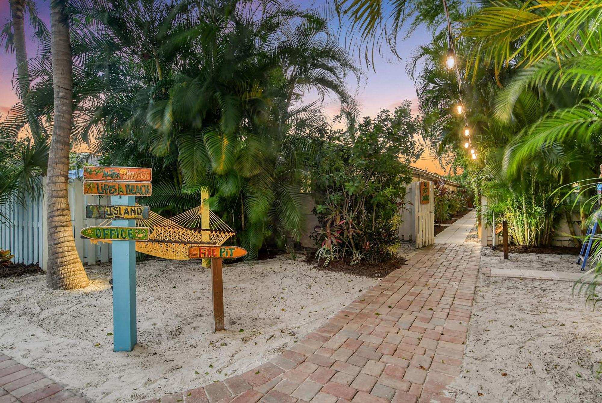 Siesta Key Palms Resort Point O'Rocks Екстериор снимка