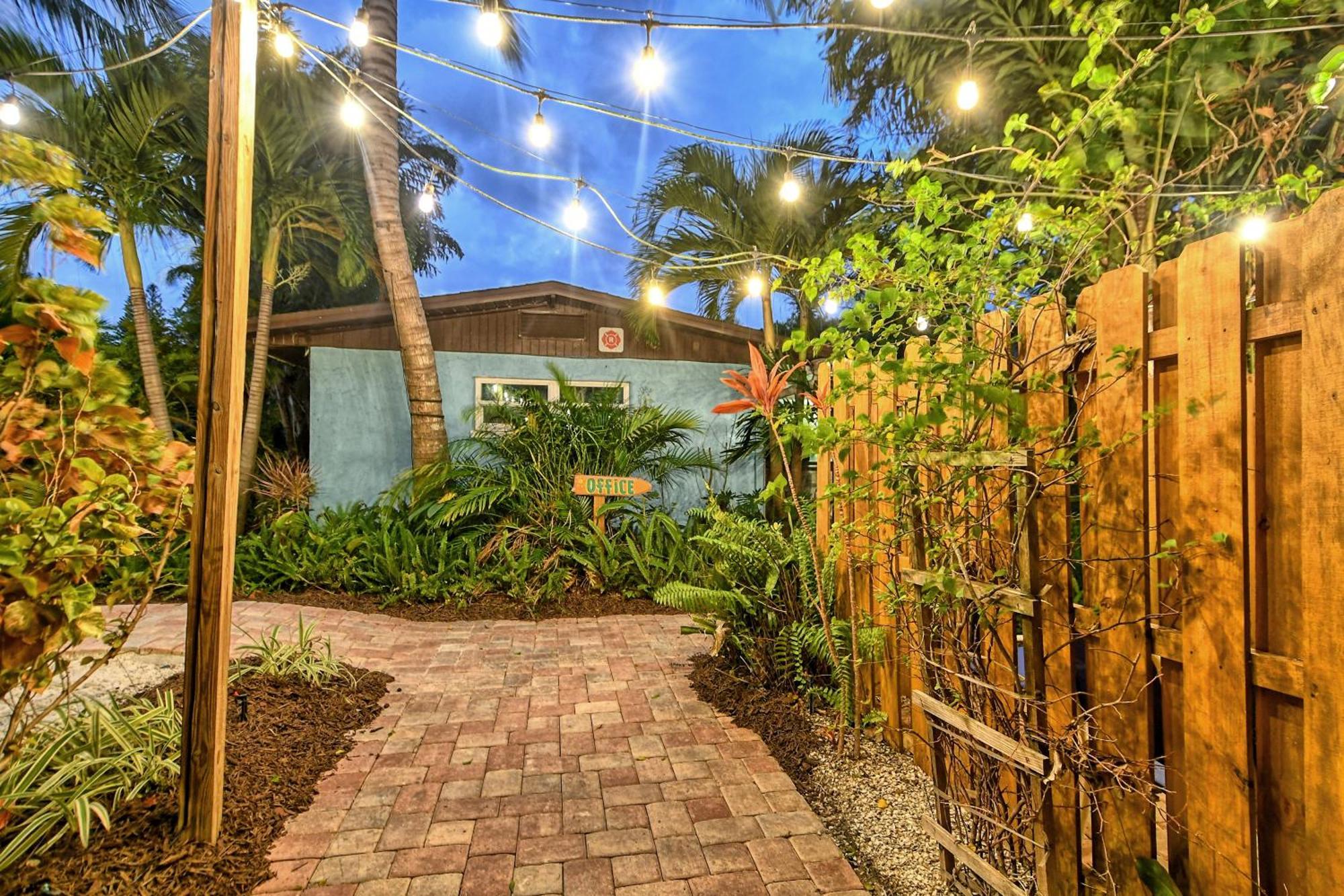Siesta Key Palms Resort Point O'Rocks Екстериор снимка